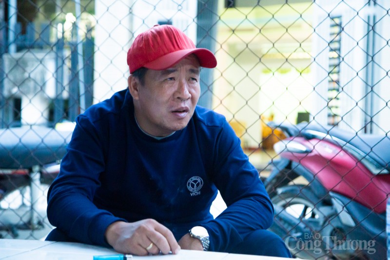 Giọt nước mắt hạnh phúc xen lẫn đau thương trong phút giây đón ngư dân gặp nạn trở về Giọt nước mắt hạnh phúc xen lẫn đau thương trong phút giây đón ngư dân gặp nạn trở về