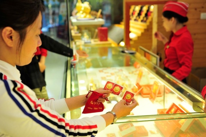 Nhà đầu tư bán hay chờ khi giá vàng lập đỉnh mới? Nhà đầu tư bán hay chờ khi giá vàng lập đỉnh mới?