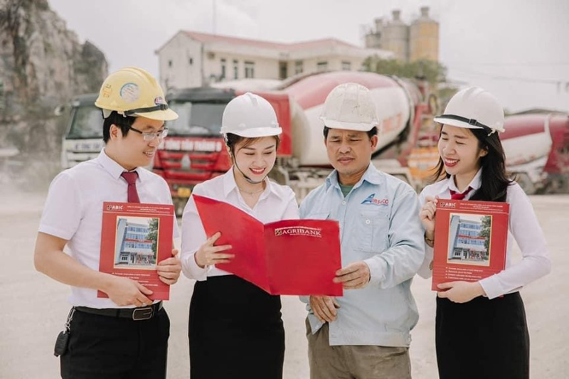 Agribank tích cực triển khai các giải pháp hỗ trợ người dân, doanh nghiệp Agribank tích cực triển khai các giải pháp hỗ trợ người dân, doanh nghiệp