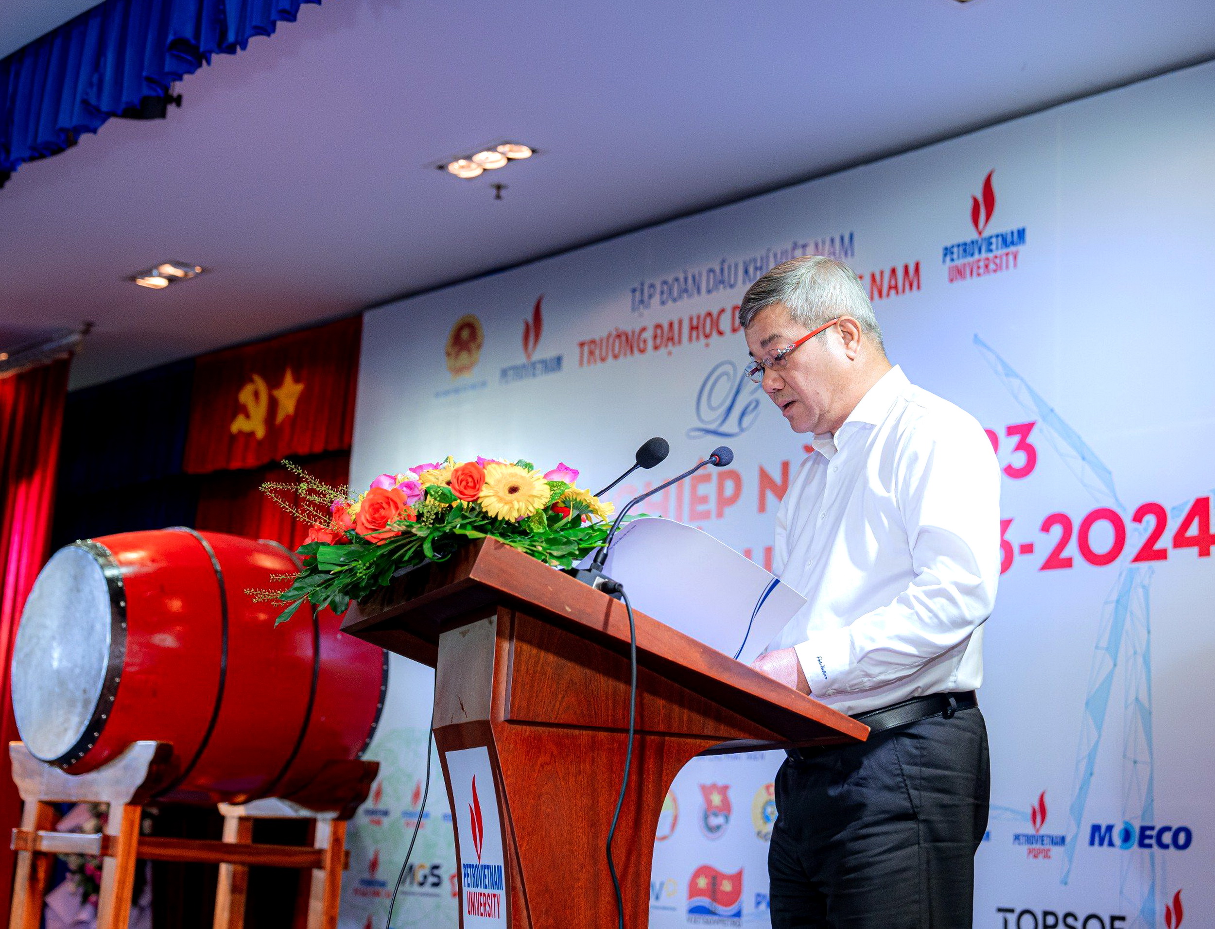 PV GAS tài trợ Quỹ "Phát triển sinh viên/Học bổng hỗ trợ sinh viên” của Trường Đại học Dầu khí Việt Nam PV GAS tài trợ Quỹ "Phát triển sinh viên/Học bổng hỗ trợ sinh viên” của Trường Đại học Dầu khí Việt Nam