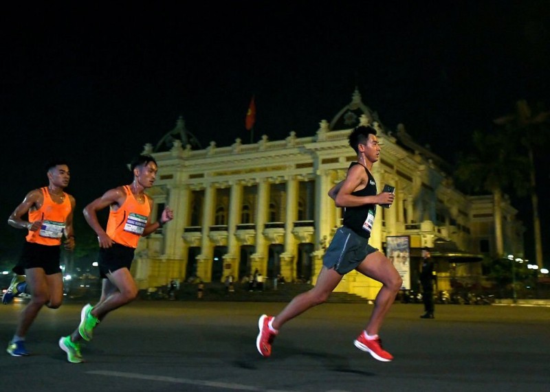 Chạy bộ vào buổi tối có tác dụng gì?