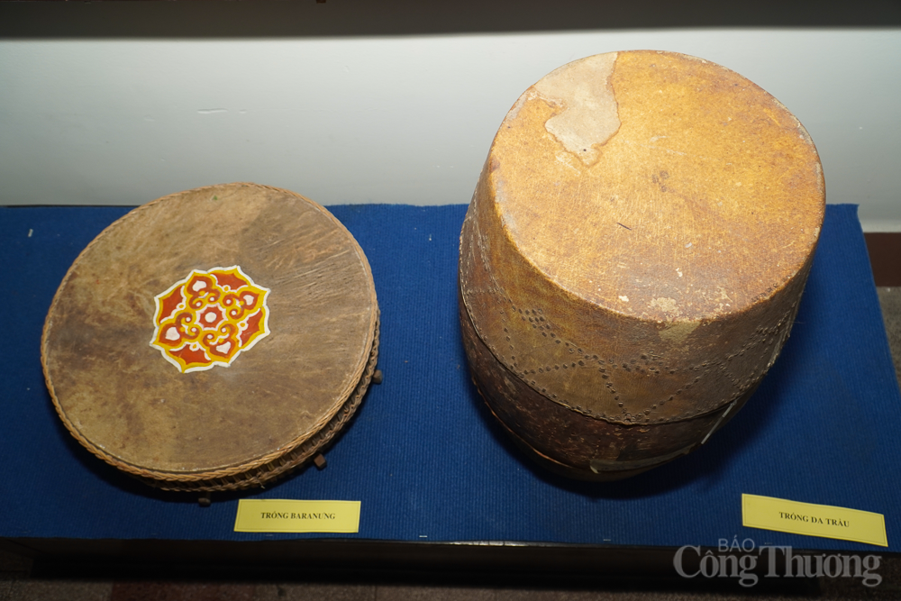 Triển lãm nhạc cụ truyền thống các dân tộc ở Khánh Hòa