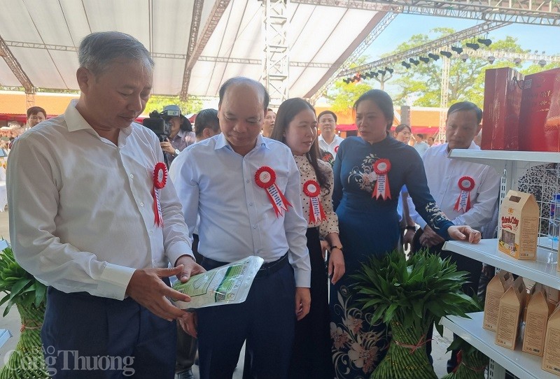 Đa dạng sản phẩm OCOP tham gia hội chợ lễ hội chùa Keo Thái Bình 2023