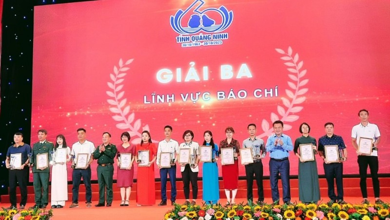 Quảng Ninh: 85 tác phẩm văn học, nghệ thuật, báo chí đạt giải kỷ niệm 60 năm ngày thành lập tỉnh Quảng Ninh: 85 tác phẩm văn học, nghệ thuật, báo chí đạt giải kỷ niệm 60 năm ngày thành lập tỉnh