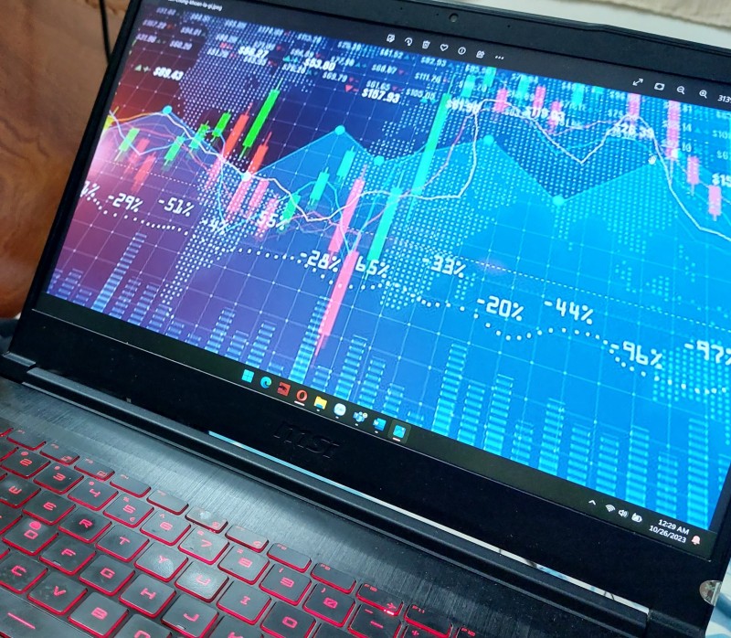 Điểm tin Công Thương-Pháp luật 26/10: Đình chỉ hoạt động giao dịch chứng khoán; phạt 8 cơ sở dịch vụ khám chữa bệnh