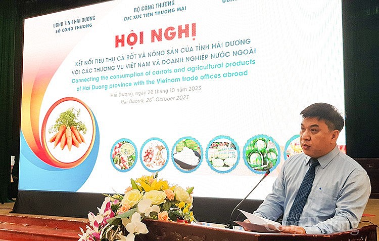 Ông Lê Hoàng Tài - Phó cục trưởng Cục Xúc tiến thương mại (Bộ Công Thương) phát biểu tại Hội nghị Ông Lê Hoàng Tài - Phó cục trưởng Cục Xúc tiến thương mại (Bộ Công Thương) phát biểu tại Hội nghị