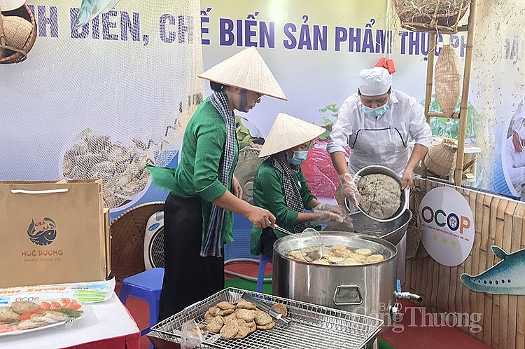 sản phẩm chủ lực là chả cá thát lát với thương hiệu Huệ Dương có mặt tại Hội chợ sản phẩm chủ lực là chả cá thát lát với thương hiệu Huệ Dương có mặt tại Hội chợ