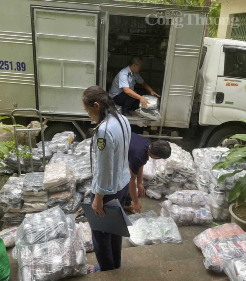 Thanh Hóa: Xử phạt 53 triệu đồng cơ sở buôn bán hàng hóa giả mạo nhãn hiệu, kinh doanh hàng nhập lậu Thanh Hóa: Xử phạt 53 triệu đồng cơ sở buôn bán hàng hóa giả mạo nhãn hiệu, kinh doanh hàng nhập lậu