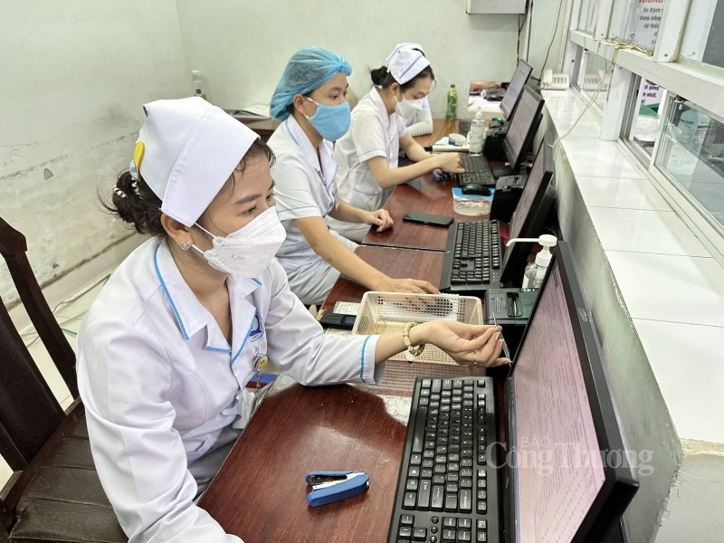 Phải xuất trình thẻ bảo hiểm y tế có ảnh hoặc căn cước công dân khi khám chữa bệnh từ 3/12 Phải xuất trình thẻ bảo hiểm y tế có ảnh hoặc căn cước công dân khi khám chữa bệnh từ 3/12