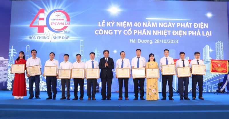 Nhiệt điện Phả Lại: Ấn tượng hành trình 40 năm thắp sáng niềm tin Nhiệt điện Phả Lại: Ấn tượng hành trình 40 năm thắp sáng niềm tin