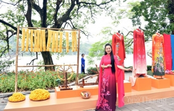 Choáng ngợp sắc màu tại Lễ hội Áo dài du lịch Hà Nội 2023