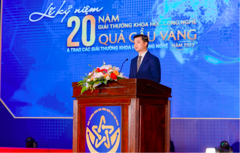 Vinh danh 10 nhà khoa học trẻ nhận giải thưởng Quả Cầu Vàng với sự đồng hành của Tân Hiệp Phát Vinh danh 10 nhà khoa học trẻ nhận giải thưởng Quả Cầu Vàng với sự đồng hành của Tân Hiệp Phát