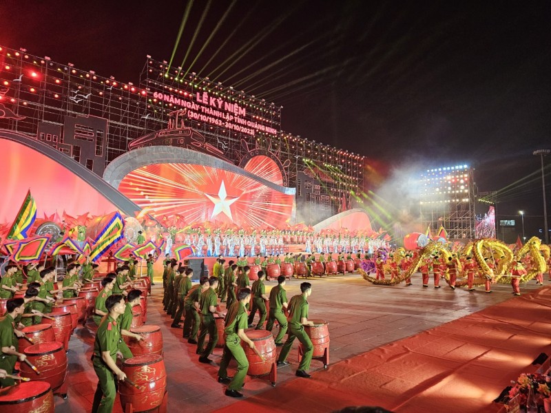 Chủ tịch nước Võ Văn Thưởng dự Lễ kỷ niệm 60 năm Ngày thành lập tỉnh Quảng Ninh Chủ tịch nước Võ Văn Thưởng dự Lễ kỷ niệm 60 năm Ngày thành lập tỉnh Quảng Ninh