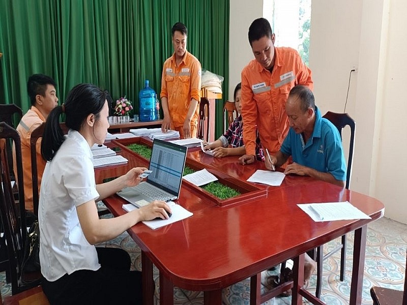 Khách hàng sử dụng điện đồng thuận khi thay đổi lịch ghi chỉ số công tơ Khách hàng sử dụng điện đồng thuận khi thay đổi lịch ghi chỉ số công tơ