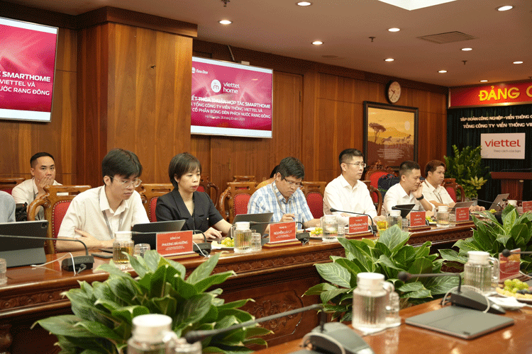 Rạng Đông - Viettel Telecom ký kết hợp tác chiến lược Rạng Đông - Viettel Telecom ký kết hợp tác chiến lược