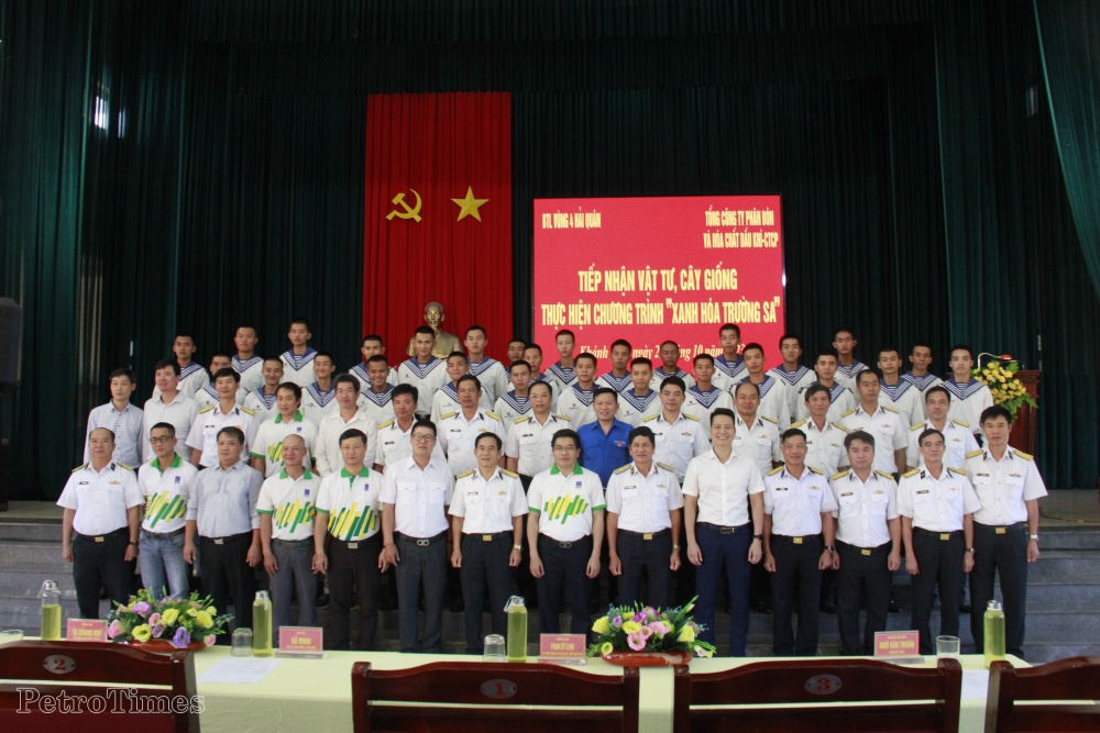 PVFCCo bàn giao vật tư và 100.000 cây xanh góp phần 