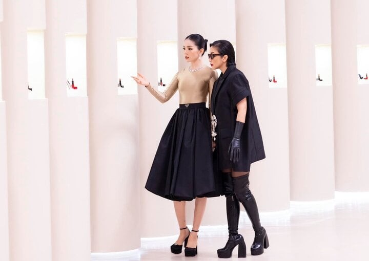 Lệ Quyên giàu cỡ nào mà khiến diva Mỹ Linh phải trầm trồ? Lệ Quyên giàu cỡ nào mà khiến diva Mỹ Linh phải trầm trồ?