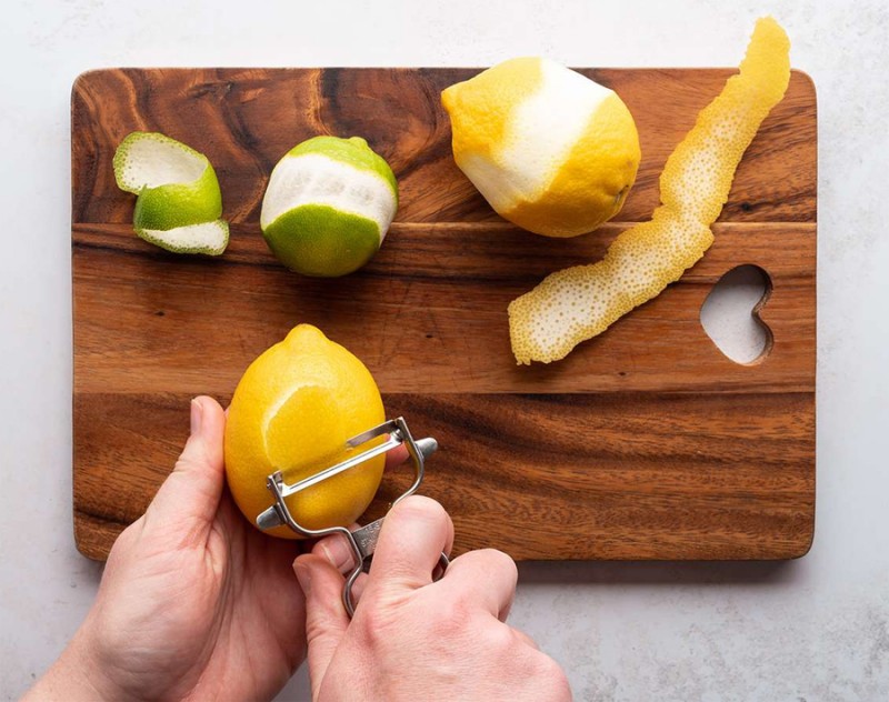 Vỏ chanh có thể giảm sự phát triển đáng kể của vi khuẩn kháng kháng sinh. Ảnh minh họa Vỏ chanh có thể giảm sự phát triển đáng kể của vi khuẩn kháng kháng sinh. Ảnh minh họa