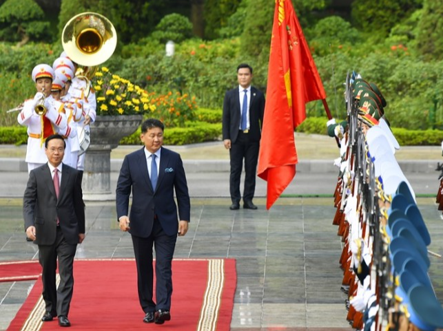 Chủ tịch nước chủ trì lễ đón Tổng thống Mông Cổ thăm cấp Nhà nước tới Việt Nam