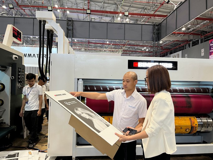 Ngành in lo bị thâu tóm - Ảnh 1. Ngành in lo bị thâu tóm - Ảnh 1.