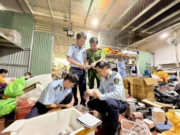 Gia Lai: Triệt phá cơ sở livestream bán hàng giả mạo nhãn hiệu, chốt nghìn đơn mỗi ngày