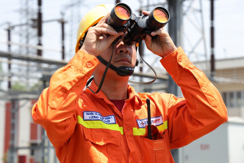 Việc ứng dụng khoa học công nghệ trong quản lý vận hành được EVNNPT đặc biệt quan tâm Việc ứng dụng khoa học công nghệ trong quản lý vận hành được EVNNPT đặc biệt quan tâm