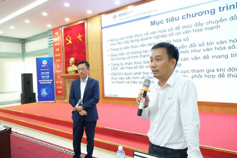 Bí thư Đảng ủy, Chủ tịch Hội đồng thành viên EVNNPT – Nguyễn Tuấn Tùng trao đổi nội dung chuyển đổi số, văn hóa số năm 2022 cho cán bộ lãnh đạo Tổng công ty Bí thư Đảng ủy, Chủ tịch Hội đồng thành viên EVNNPT – Nguyễn Tuấn Tùng trao đổi nội dung chuyển đổi số, văn hóa số năm 2022 cho cán bộ lãnh đạo Tổng công ty