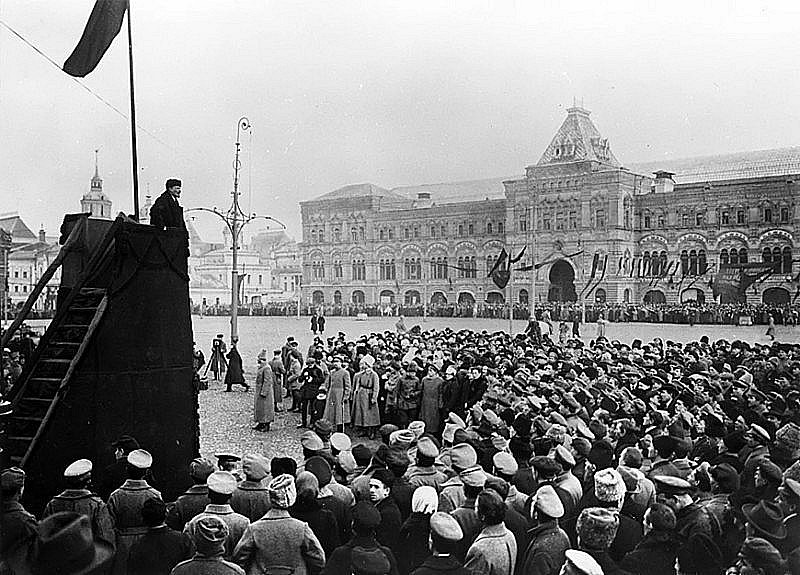 Ngày này năm xưa 7/11: Việt Nam chính thức gia nhập WTO; Kỷ niệm cách mạng Tháng Mười Nga