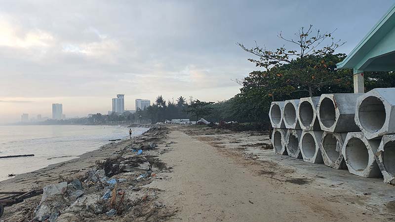 Kè biển sát đảo Lan Châu đang được triển khai. Ảnh Mỹ Linh