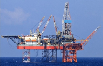 Giá dầu lao dốc gần 6% trong tuần