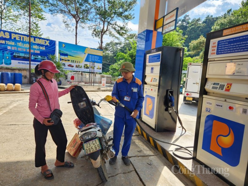 Bộ Tài chính lên tiếng về bán xăng dầu không hóa đơn Bộ Tài chính lên tiếng về bán xăng dầu không hóa đơn