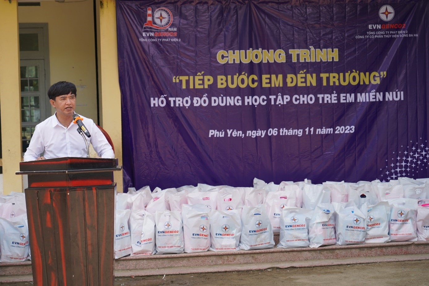 Ông Võ Trà Dũng – Chánh Văn phòng EVNGENCO2 phát biểu tại buổi lễ Ông Võ Trà Dũng – Chánh Văn phòng EVNGENCO2 phát biểu tại buổi lễ