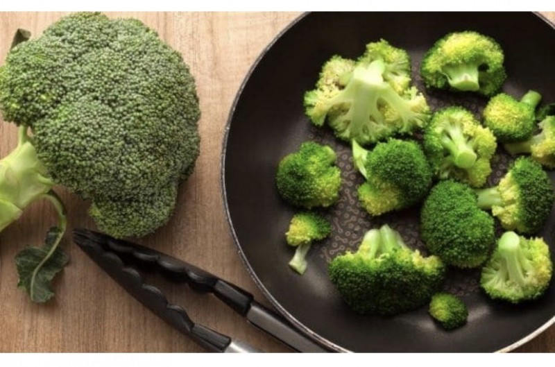 Bông cải chứa nhiều chất dinh dưỡng như Vitamin K, C, folate và chất xơ, có thể hỗ trợ tăng cường khả năng miễn dịch của bạn và duy trì hệ tiêu hóa khỏe mạnh Bông cải chứa nhiều chất dinh dưỡng như Vitamin K, C, folate và chất xơ, có thể hỗ trợ tăng cường khả năng miễn dịch của bạn và duy trì hệ tiêu hóa khỏe mạnh