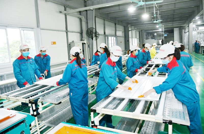 Chính sách giãn thuế, giảm thuế đã giúp doanh nghiệp vượt qua những khó khăn, ổn định sản xuất, kinh doanh.