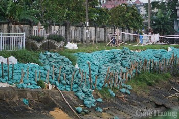 Đà Nẵng: Bờ kè kênh Phú Lộc sụt lún, sạt lở