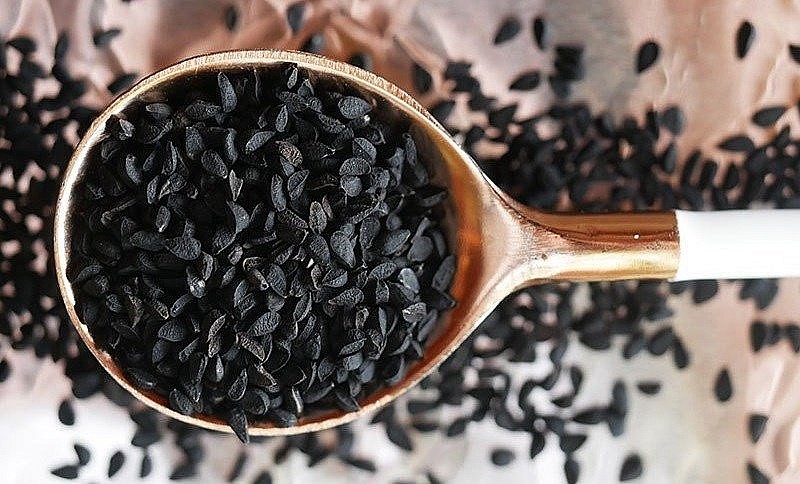 Hạt kalonji có thể nuôi dưỡng các nang tóc của bạn. Ảnh minh họa Hạt kalonji có thể nuôi dưỡng các nang tóc của bạn. Ảnh minh họa