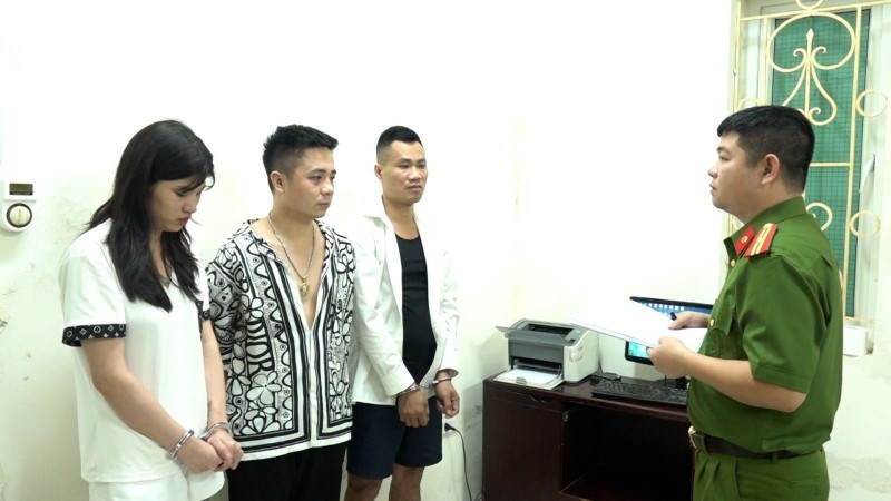 Hình ảnh: các đối tượng bị cơ quan công an bắt giữ Hình ảnh: các đối tượng bị cơ quan công an bắt giữ