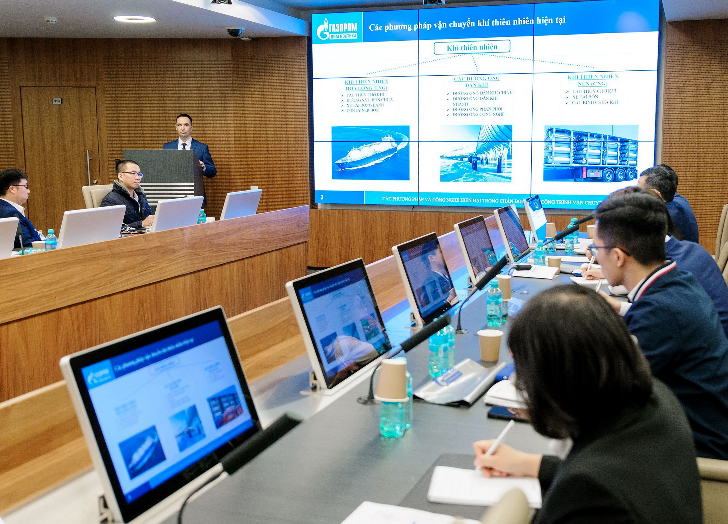 Petrovietnam phối hợp tổ chức chương trình “Đào tạo vận hành hệ thống quản lý đường ống dẫn khí” tại Gazprom Petrovietnam phối hợp tổ chức chương trình “Đào tạo vận hành hệ thống quản lý đường ống dẫn khí” tại Gazprom