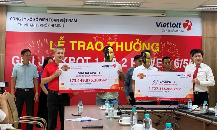 Trúng Vietlott hơn 173 tỷ đồng nhờ tấm vé do máy chọn Trúng Vietlott hơn 173 tỷ đồng nhờ tấm vé do máy chọn