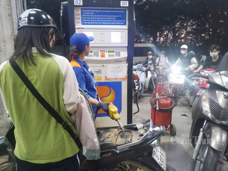 Giá xăng dầu trong nước áp dụng theo phiên điều chỉnh ngày 1/11. Ảnh minh họa Giá xăng dầu trong nước áp dụng theo phiên điều chỉnh ngày 1/11. Ảnh minh họa