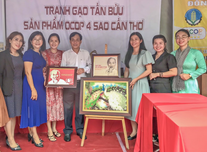 Tự tin với mô hình khởi nghiệp từ tranh gạo Tự tin với mô hình khởi nghiệp từ tranh gạo