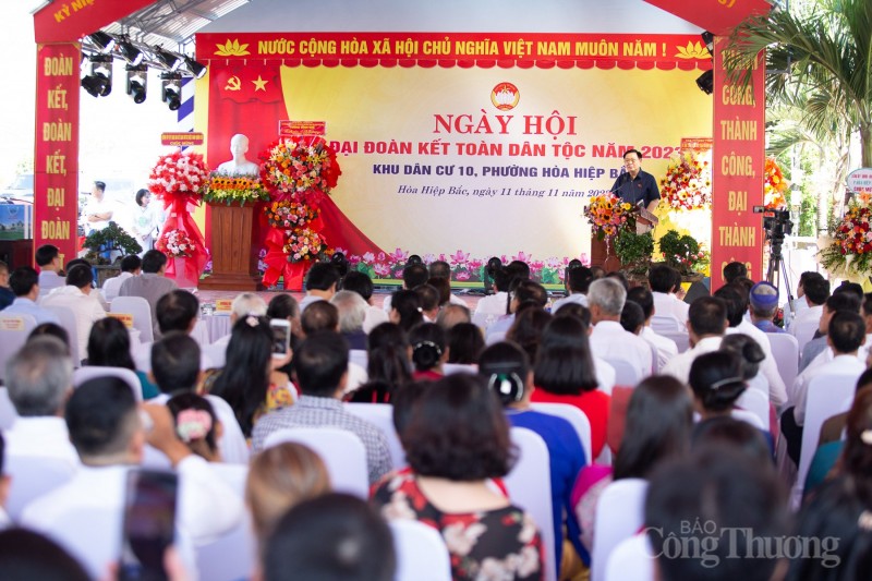 Chủ tịch Quốc hội Vương Đình Huệ dự Ngày hội Đại đoàn kết tại Đà Nẵng