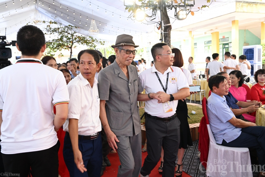 Trở về miền ký ức cùng cựu học sinh Trường Chuyên Quỳnh Phụ, Thái Bình