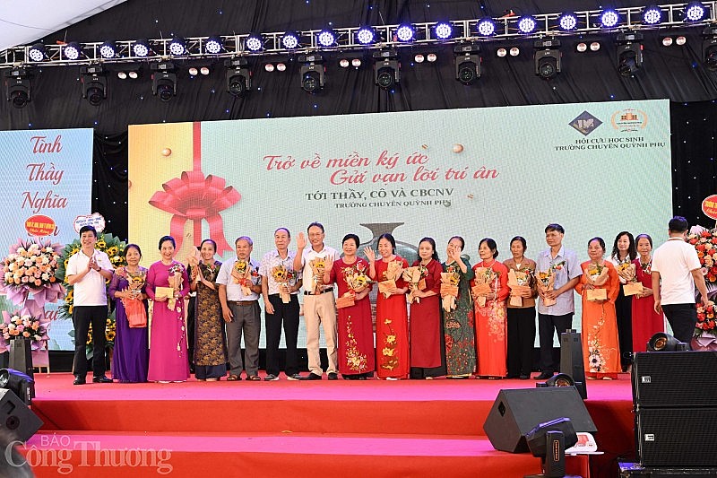 Trở về miền ký ức cùng cựu học sinh Trường Chuyên Quỳnh Phụ, Thái Bình