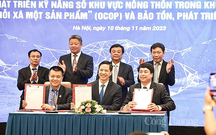 Ký kết hợp tác giữa 3 đơn vị Ký kết hợp tác giữa 3 đơn vị