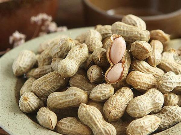 Những công dụng tuyệt vời của lạc luộc với sức khỏe