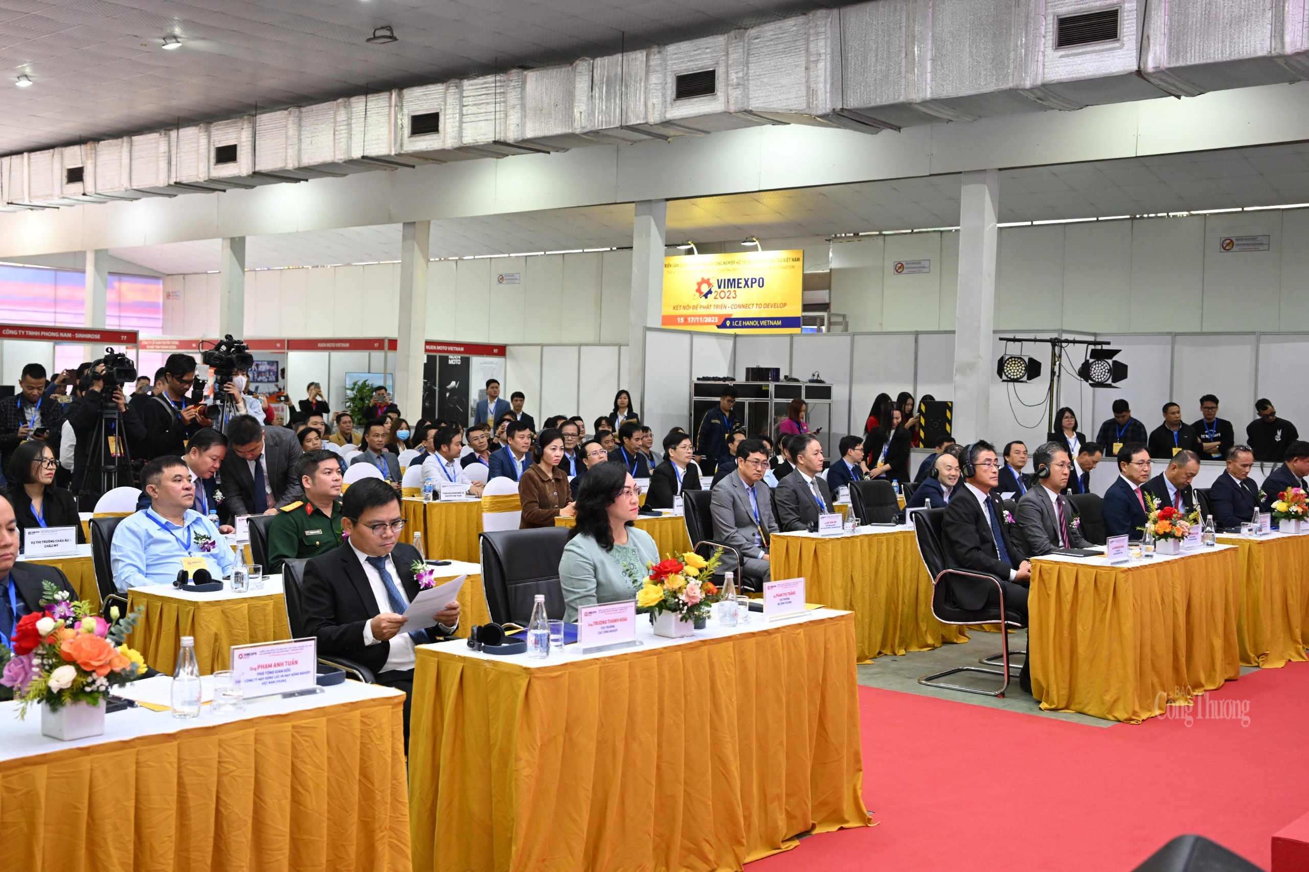 Khai mạc Triển lãm Quốc tế về công nghiệp hỗ trợ và chế biến chế tạo Việt Nam Khai mạc Triển lãm Quốc tế về công nghiệp hỗ trợ và chế biến chế tạo Việt Nam