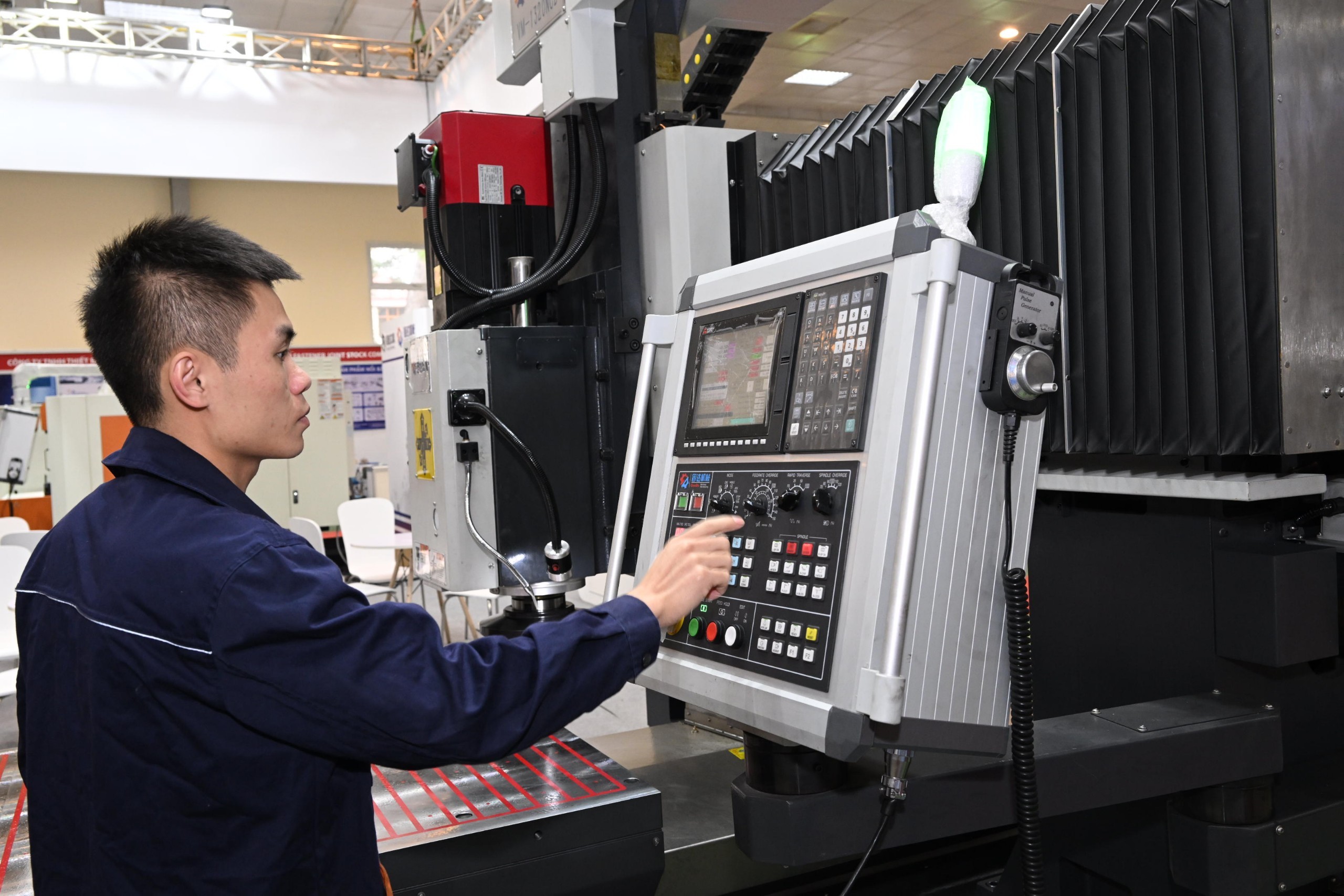 Khai mạc Triển lãm Quốc tế về công nghiệp hỗ trợ và chế biến chế tạo Việt Nam Khai mạc Triển lãm Quốc tế về công nghiệp hỗ trợ và chế biến chế tạo Việt Nam