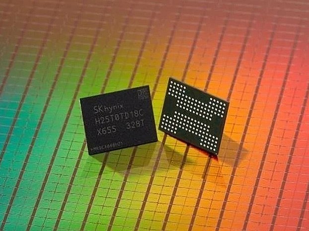 Chip do Công ty SK hynix nghiên cứu sản xuất được giới thiệu tại Santa Clara, California, Mỹ. (Ảnh: Yonhap/TTXVN) Chip do Công ty SK hynix nghiên cứu sản xuất được giới thiệu tại Santa Clara, California, Mỹ. (Ảnh: Yonhap/TTXVN)