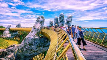 Lời giải nào cho bài toán phát triển nhanh, bền vững của du lịch Việt?